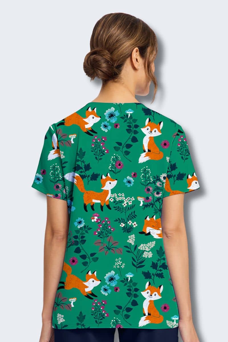 CK856 Cherokee Wild Fox Print Scrub Top - Image 3
